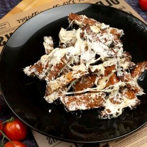 Kepta duona su česnaku ir sūriu